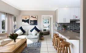 Serene Palms Apartment -1 Minute Walk To Strand Beach